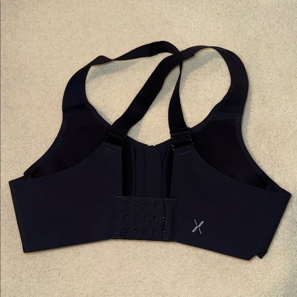 Knix Black Zip-Front Bra. Catalyst Front Zip Sports Bra. Size 1 - Picture 3 of 5